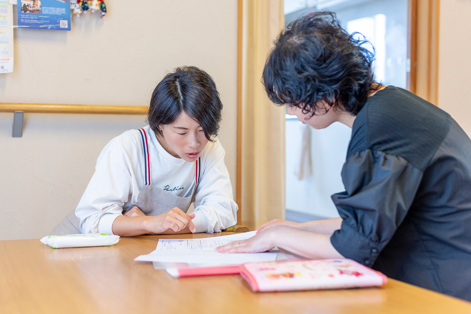 診察している写真